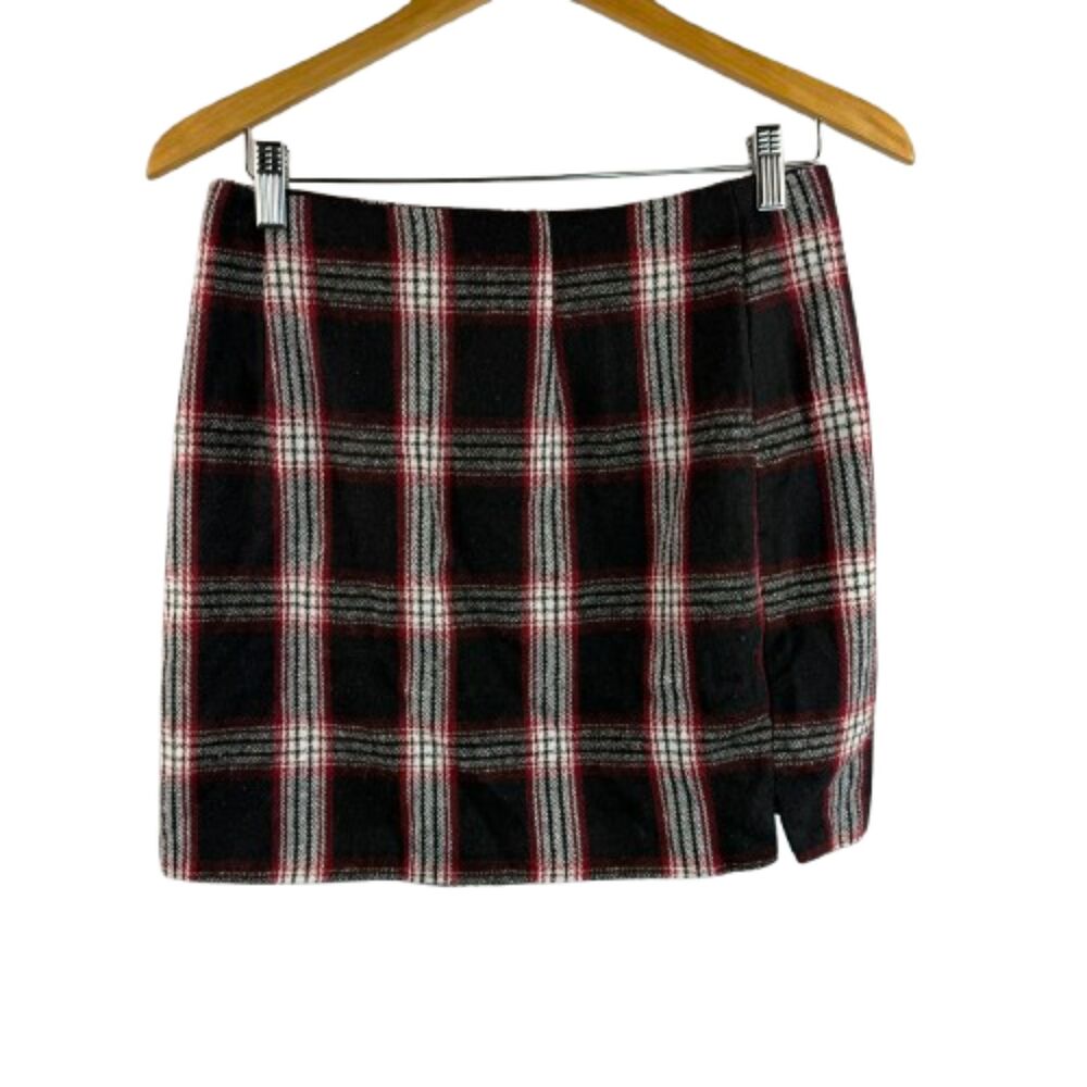 Cupshe Mini Plaid Dark Academia Side Slit Black Red Skirt Size M NWT